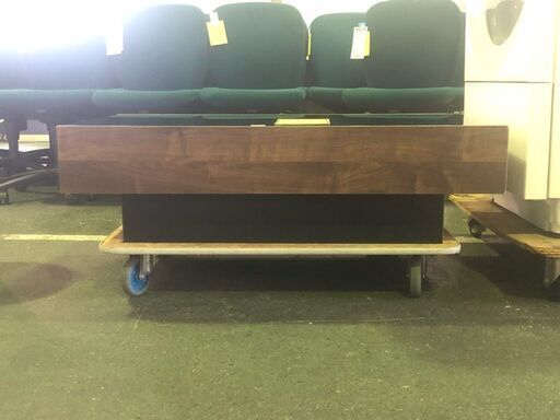 ジャングル×2 和泉大型良品館 ガラスミーティングテーブル ダイニング