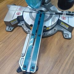 マキタ makita LS009GZ 40V 165mm 充電式スライドマルノコ 本体のみ【船橋馬込店】【店頭取引限定】【中古】ITHH75UFXG1Aの画像