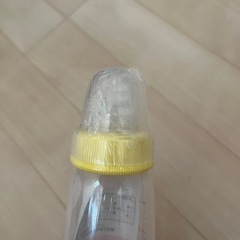 ピジョン スリムタイプ 哺乳瓶（プラスチック製）240ml M乳首付き／新品・外装ビニール破れありの画像