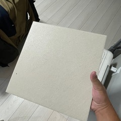 300角タイル２箱約2平米の画像