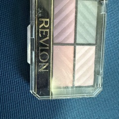 REVLONアイシャドウ新品の画像