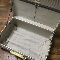 スーツケースの画像