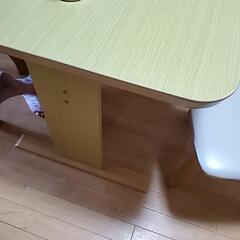 ダイニングテーブル椅子付きの画像