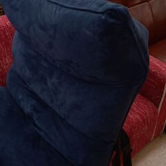 ★リユースのサカイ高崎店★TJ12684  座椅子 紺  クリーニング済みの画像