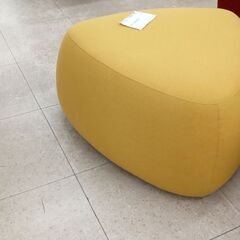 ★リユースのサカイ高崎店★TJ12686 FUJIEI スツール からし H42×D70×W70 クリーニング済みの画像
