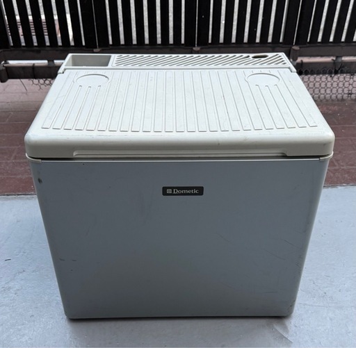 美品！3way（100V、12V、カセットガス）冷蔵庫