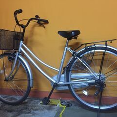 レンタサイクル店使用　自転車整備士整備済み！》NO185　中古車　26インチ　シティサイクル 　シルバーの画像
