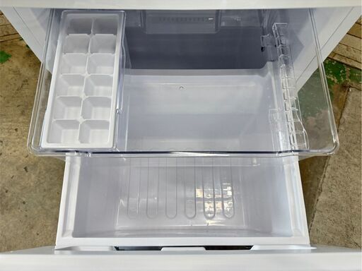 大阪送料無料★3か月保障付★冷蔵庫★2020年★SJ-D15G-W★IR-536 大阪送料無料☆3か月保障付き☆冷蔵庫☆シャープ☆2ドア☆2020年