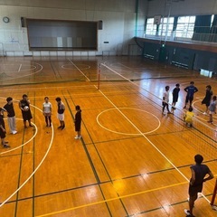 【明日19時半からバレーボールやりませんか！？】