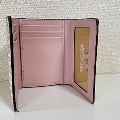 【未使用級】MICHAEL KORS 三つ折り財布 MKシグネチャーの画像