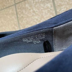 ユニクロ UNIQLO 23.0cm ネイビー ポインテッドトゥパンプスの画像