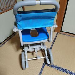 くるくるチェアー  入浴用車椅子  シャワーキャリーの画像