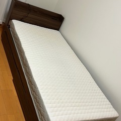 無料　シングルマットレス&ベッドフレームの画像
