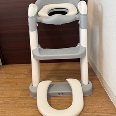 ステップ付き補助便座の画像