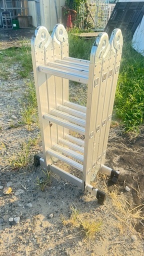 伸縮式アルミ脚立 足場 コンパクト収納 DIY 耐荷重100キロ　現場作業