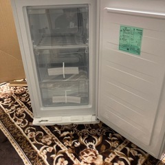 Hisense 小型冷凍庫 25年製 未使用品の画像