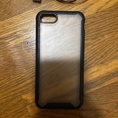 iPhoneSE2/SE3/8/7 ケース2つ
　充電ケーブル×2の画像