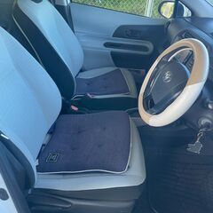 アクア　車検２年付きR9.9　ナビ　テレビ　バックカメラ　アルミ付きの画像