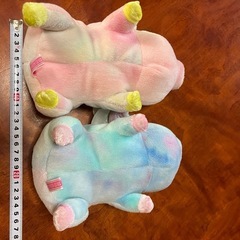 ブタのぬいぐるみ2匹セットの画像
