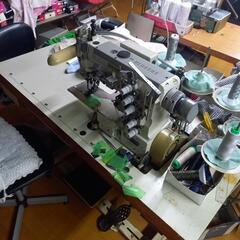 工業用ミシンを使った本格洋裁の画像