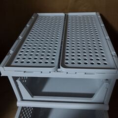 3 plastic drawersの画像