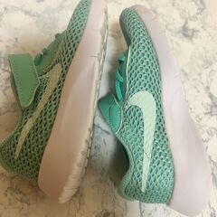 ほぼ未使用　Nike ミントグリーン ベビーシューズ　15.5cmの画像