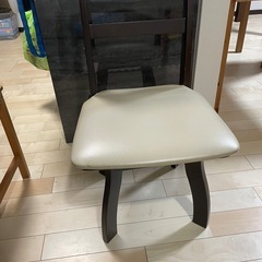 ダイニングテーブル
の画像