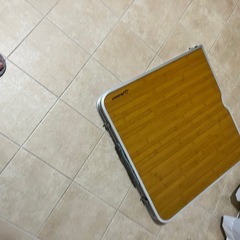 キャンプ用テーブルの画像