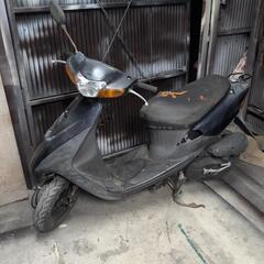 三重県津市から〜黒のレッツ２‼️実働〜‼️格安スクーター、原付きバイク、オートバイ‼️CA1PA 2ST 2サイクル　スズキ　SUZUKI　通勤や買い物などに最適❗️ベース車輌、レストア　部品取り　旧車　の画像