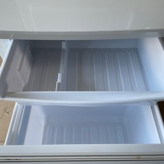 🌟SHARP製 2018年 137L ノンフロン冷凍冷蔵庫🌟の画像