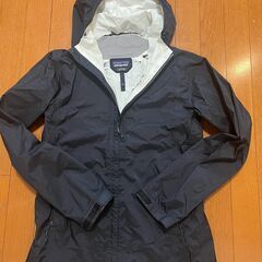 格安！大人気パタゴニア レディース S　軽量ウィンドブレーカージャケット　の画像