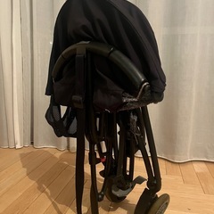 人気B型ベビーカー 折り畳みクイニージャズの画像