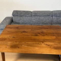 ダイニングテーブルとソファーセット