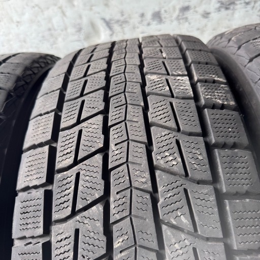 バリ山　DUNLOP ダンロップ　SJ8+ 265/60R18 スタッドレス　タイヤ　2021年製　18インチ　ランクル　等