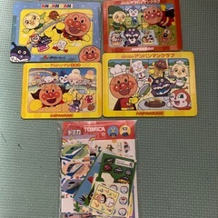 パズルとシールの画像