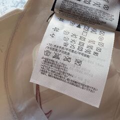 白色Nikeキャップ、ピンクのロゴ　大体２−４歳の画像