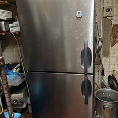 ダイワ縦型冷凍庫の画像