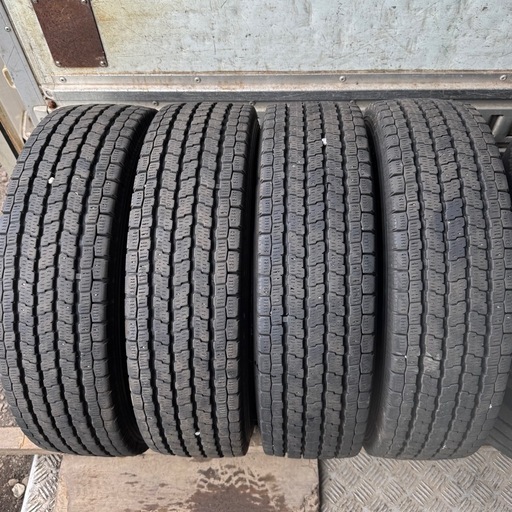 バリ山　YOKOHAMA ヨコハマ　IG91 175/75R15 103/101L LT 12PR スタッドレス　タイヤ　2023年製　15インチ