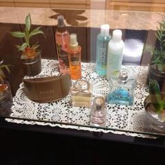 ガラステーブルの画像