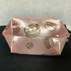 不二家　ぺこちゃん　ポーチ　マカロン柄　サテンの画像