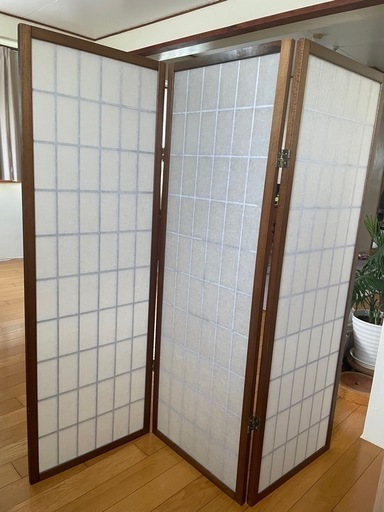 パーテーション 和風格子デザイン三連自立式木製パーテーション 木 木製3つ折りパーテーション 格子模様