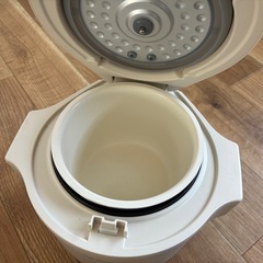 【2020年】炊飯器 2.5合　récolte コンパクトライスクッカー ホワイト RCR-1（W）の画像