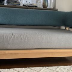 SIEVE製　HOWE SOFA　ドラマ『ラストシンデレラ』劇中ソファの画像