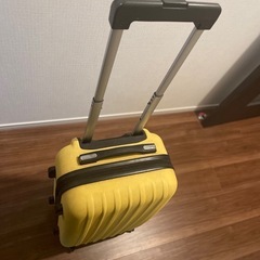 スーツケース(黄)の画像