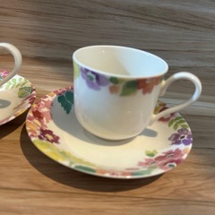 narumiカップ&ソーサー 花柄の画像