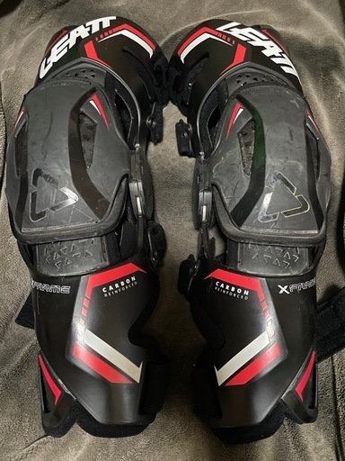 LEATT X-FRAME ニーブレース モトクロス カーボン 左右セット