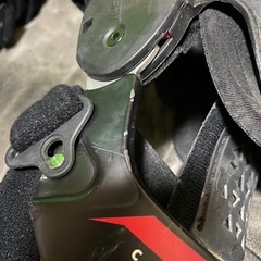 LEATT X-FRAME ニーブレース モトクロス カーボン 左右セットの画像