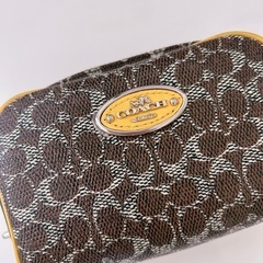 coach ポーチの画像