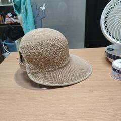 ☝️つば広の夏らしい涼しげな帽子です。の画像