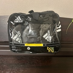 最終お値下げ！！adidas パンチングミット 黒 ストライプの画像